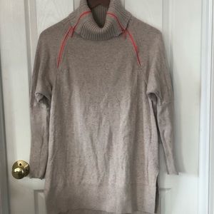 Seraphine Maternity/Nursing Cotton Tunic. Size Small. Like new condition.